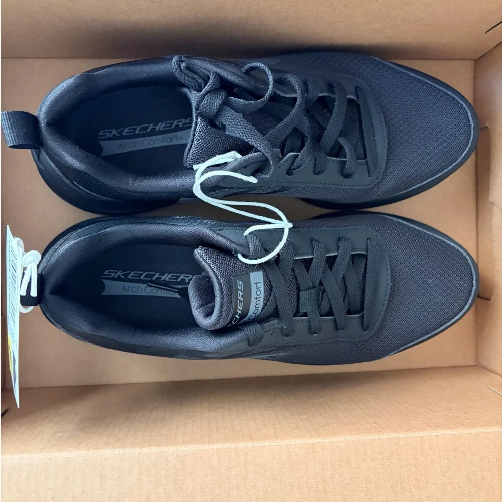 ❤️Skechers Men's Black Athletic Slip-On Lace Trainer NWT
Arch Comfort Size 8 - Picture 6 of 7